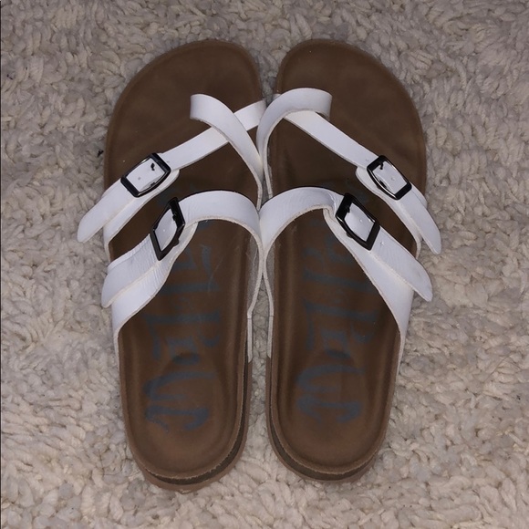 Sandals - Picture 2 of 3